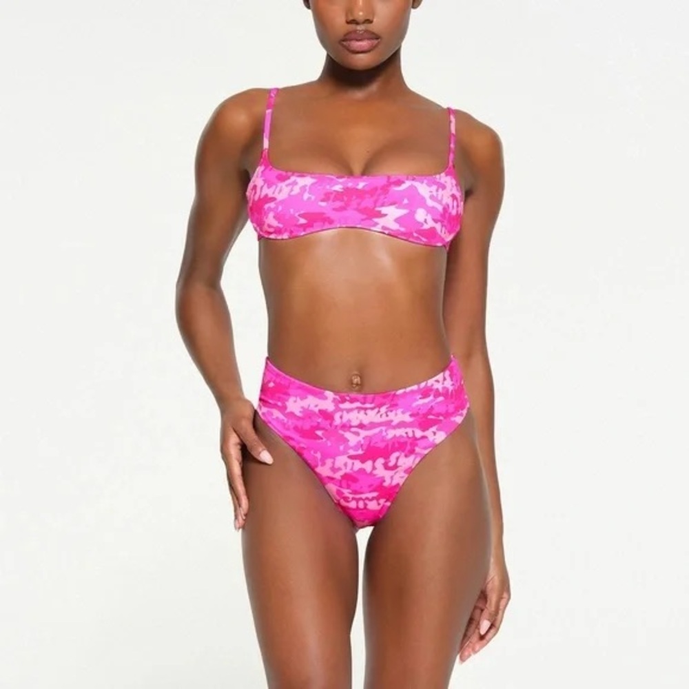💖SKIMS SWIM MID WAIST PINK CAMO BIKINI BOTTOM SIZE XS